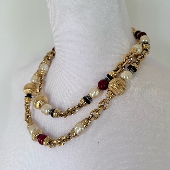 Vintage Ciner Poured Glass and Faux Pearl Necklace - Picture 4 of 15